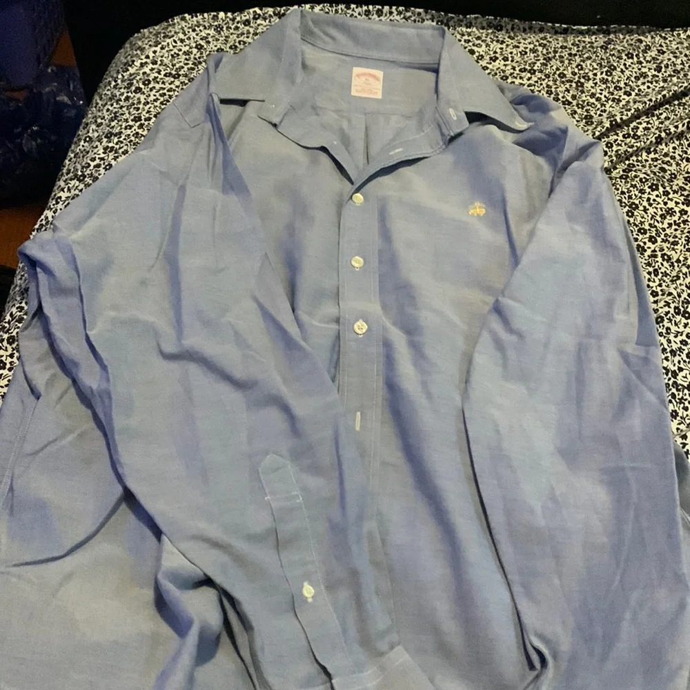 Mens button down - Picture 1 of 1